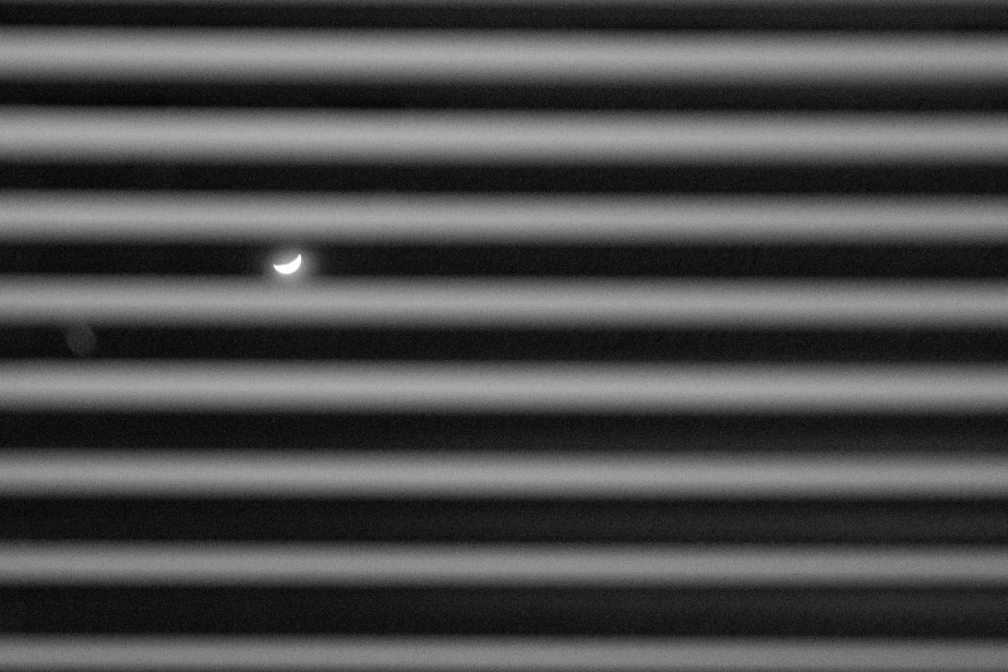 moon-says-hi2